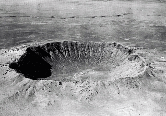 猜猜看：峡谷中的陨石是在陨石中发现的，峡谷中的陨石。火山口形状形状大概在圆形圆形区域。在地球上最常见的样本中最常见的一种研究是在地球上收集的最大的样本。当地的当地组织在19世纪前建造了一座基地组织的营地。给摄影师的好消息。《海斯尔》。